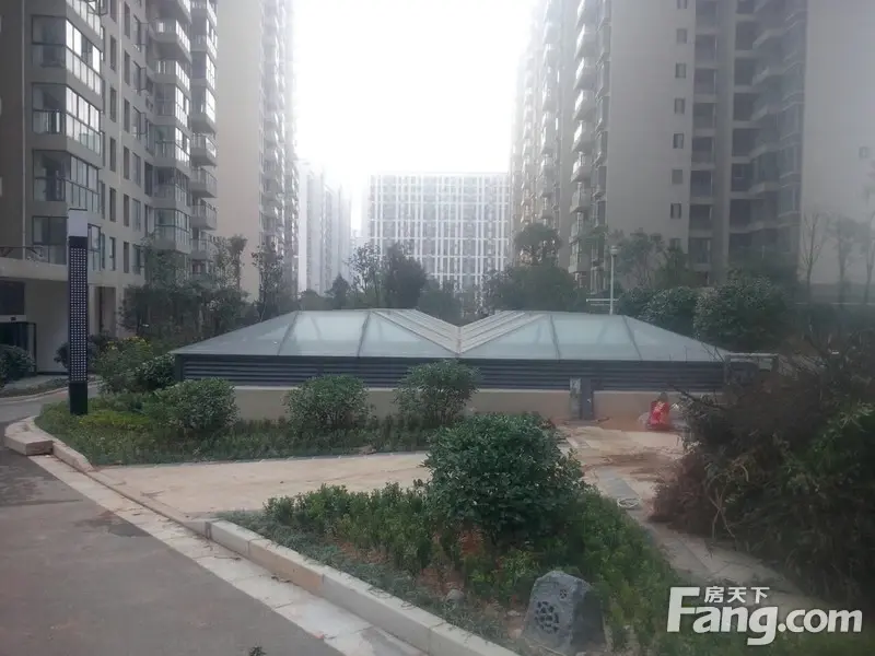 鑫远熙山3室2厅2卫南北朝向2700.00元/月出租