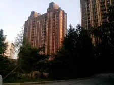 东北路21装修保持好,标准一室一厅,十一层顶电梯小高