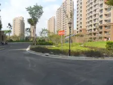 电梯中高楼层,不靠路,精装自住,