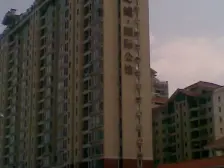 业主诚心卖,位置安静,有车位,前后大露台
