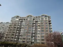 颐华园老式装修三室一厅东南北向楼层好采光好配套齐全