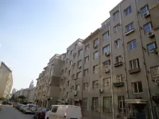 2002年钢混结构封闭小区南向采光好低楼层看房方便