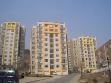 3路沿线2室落地窗采光充足无坡近车站诚心卖配套齐全