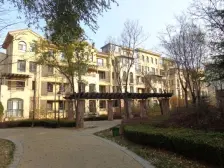 房主诚心出售 精装修 入室车库 保持的好 下跃户型