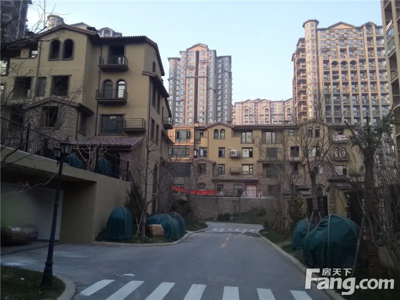 首邑溪谷小区租房,一室一厅,绿地缤纷城附近78平米精装大一居,环境好