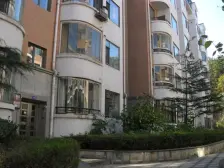 封闭小区 南北通厅的格局 多层带电梯 交通配套便捷