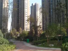 房子南北通透。业主诚心出售。中间楼层。看房方便