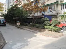 徐家汇1/4/9/11号线,房子带有一个露台可以使用