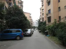 品质小区,环境优美,精装修,诚意出售