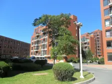 海景华城 旁边是市场还有放仓储市