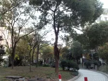 地铁口520米 温馨三房 有露台 停车宽松 近长宁区