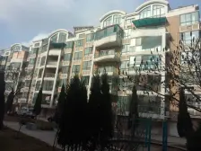 金域河畔多层 3楼小两室房出售