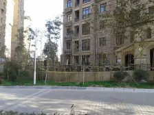 电梯洋房,四居,有两个楼下的车位,通风采光好。