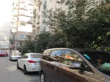 电梯精装修一房一厅 全明户型 房龄新 地段好 出行方便