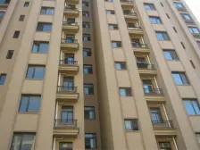 凤凰城前排小区,位置好,交通方便。