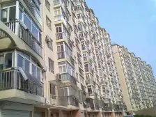 世纪英伦步梯四楼,三室两卫户型诚心出售,价格可议