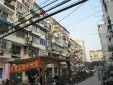 精装修两房,带一个客厅,虹桥路地铁口