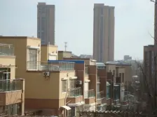 联排别墅,精装修保持好,有室内大车库,实得面积大