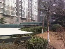 精装修南北通透大四房满五唯一地铁口