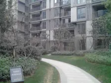 翡翠城不临路小三房 带车位,户型方正