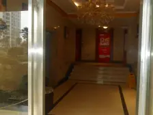 公园旁 精装修 大两房 带露 台业主稳定 诚心出售