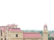 前排高层景观房,西班牙风景尽收眼底。