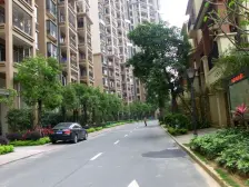 地铁口大社区 配套醇熟 有公园 双阳台 拎包入住