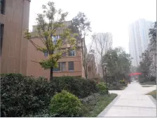 人民南开旁,视野开阔,精装修保持新,正规三房