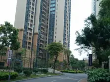 装修很好,两房改三房,改的很实用,业主诚意出售