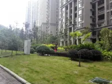 装修精制 朝小区里面 业主诚心 中间楼层