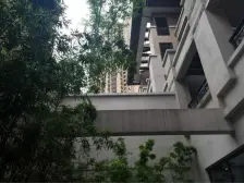 照母山 万科城哲园四房298万