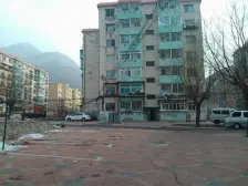 艳阳里 两室两厅 清水房 有菜园 采光好 封闭小区