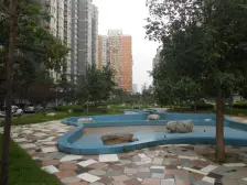 时代庐峰中间楼层南向两居室看房方便