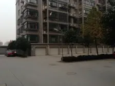 新上房源 诚心出售 带地下室 出行方便