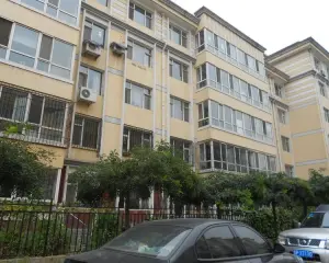 国标户型 房本满五 税费低 小区安安静静环境不错