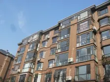 前排无坡中间位置 位置好 装修保持好 房主变现 诚心