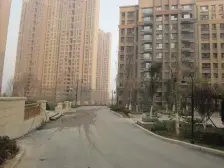 小高层三居,格局方正 一梯3户 配套齐全有车位地下室