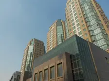 屋里是精装修的,保持的很好,采光好,配套齐全,