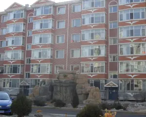 三楼 三室两卫 大召 出门公交站 恒昌 海亮商圈