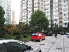 精致房源,好房出售!!距离地铁口比较近