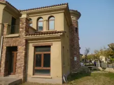 双拼带院,带三个车位,可扩出院子低密度