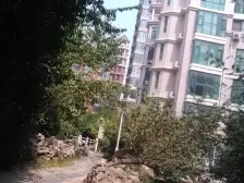 22年新装修,地暖+中Yang空调,一楼带花园!