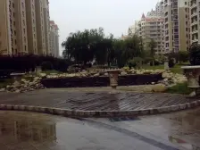 满五唯一位置很方便傍边市场商场公园都很便利