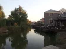 中海瓦尔登湖,纯毛坯,临湖,有电梯井