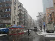 英华街小两室中间楼层近市场近地铁近商圈