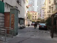 楼梯中间层、低总价小3房、五年wei一少税近地铁4号线