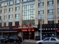 楼龄新 二室 装修保持好 地角好 出行方便