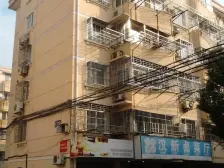 团结新村 四楼相当于三楼 采光全天 房东