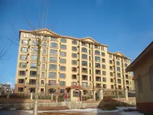 洋房三室中间楼层 近轻轨 装修可以拎包住