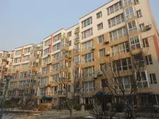 此房楼层好,装修保持良好,采光不错,户型规矩